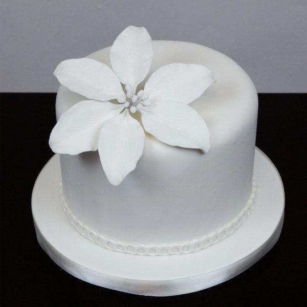Global Sugar Art Casablanca Lily Sugar Cake Flowers White, Extra Large 3 Count by Chef Alan Tetreault