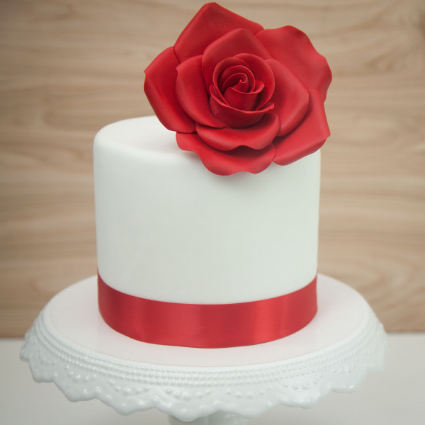 Image of flower on cake