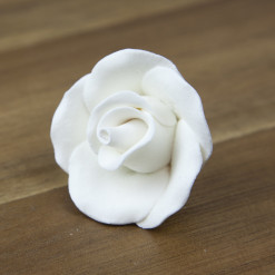 Global Sugar Art Premium Rose Sugar Cake Flowers, White Medium Unwired, 25 Count by Chef Alan Tetreault