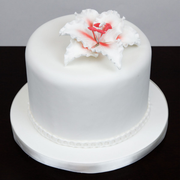Global Sugar Art Rubrum Lily Sugar Cake Flowers, White with Red, 3 Count by Chef Alan Tetreault