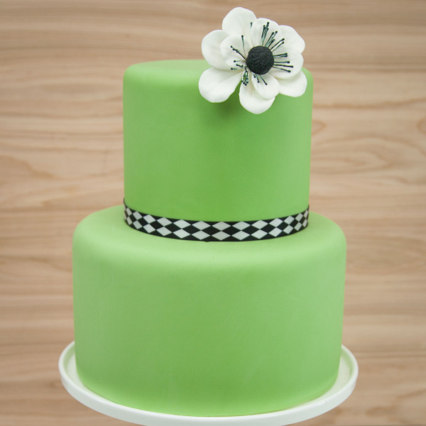 Image of flower on a cake.